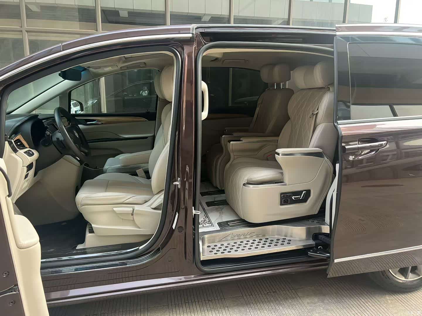 Buick GL8, 2019 6