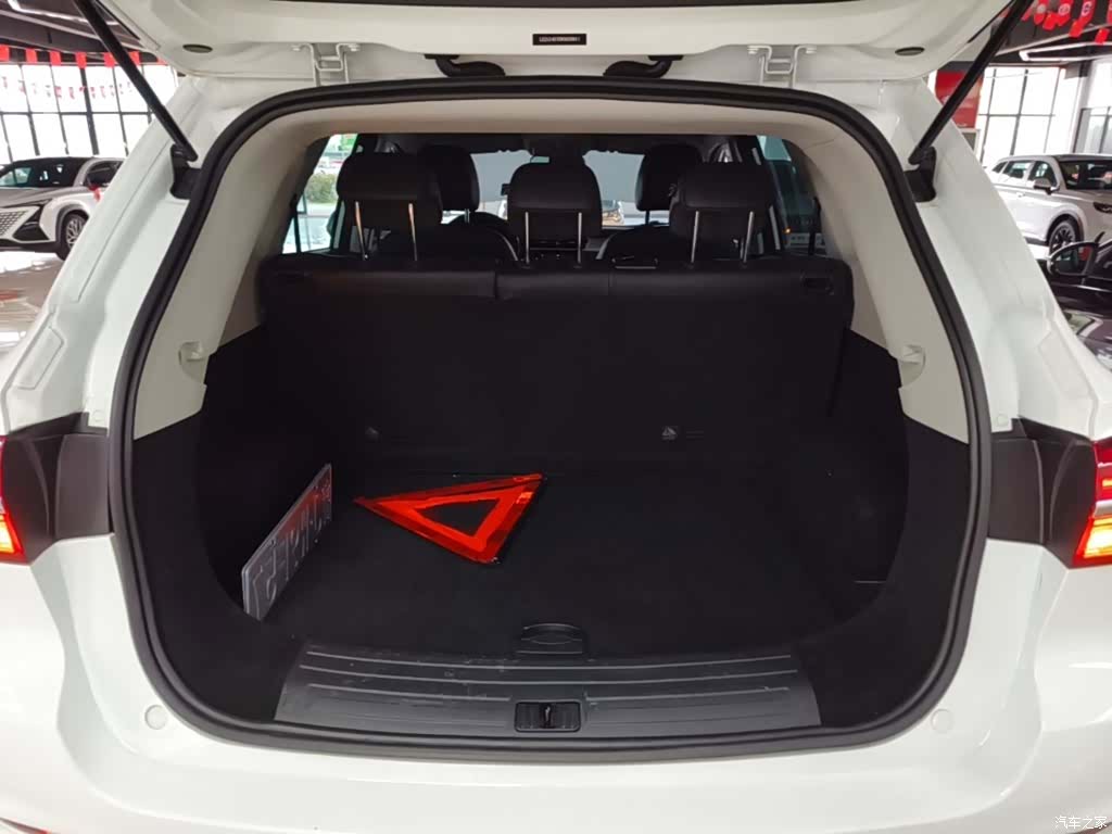 Roewe RX5, 2022 19