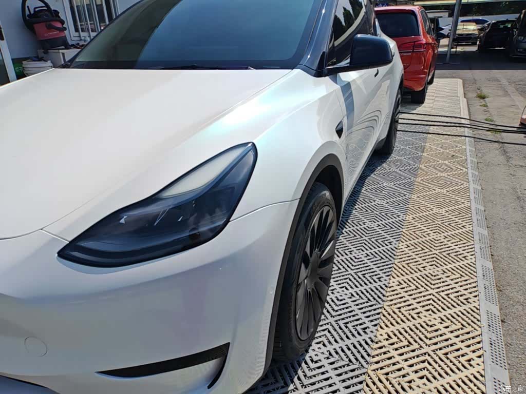 Tesla Model Y, 2022 24