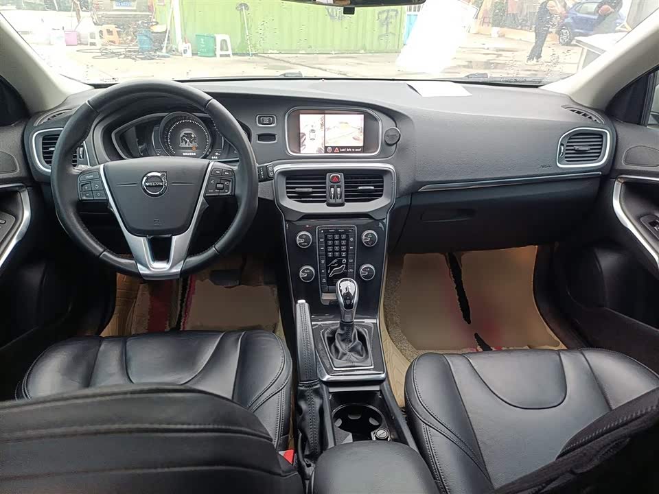 Volvo V40
