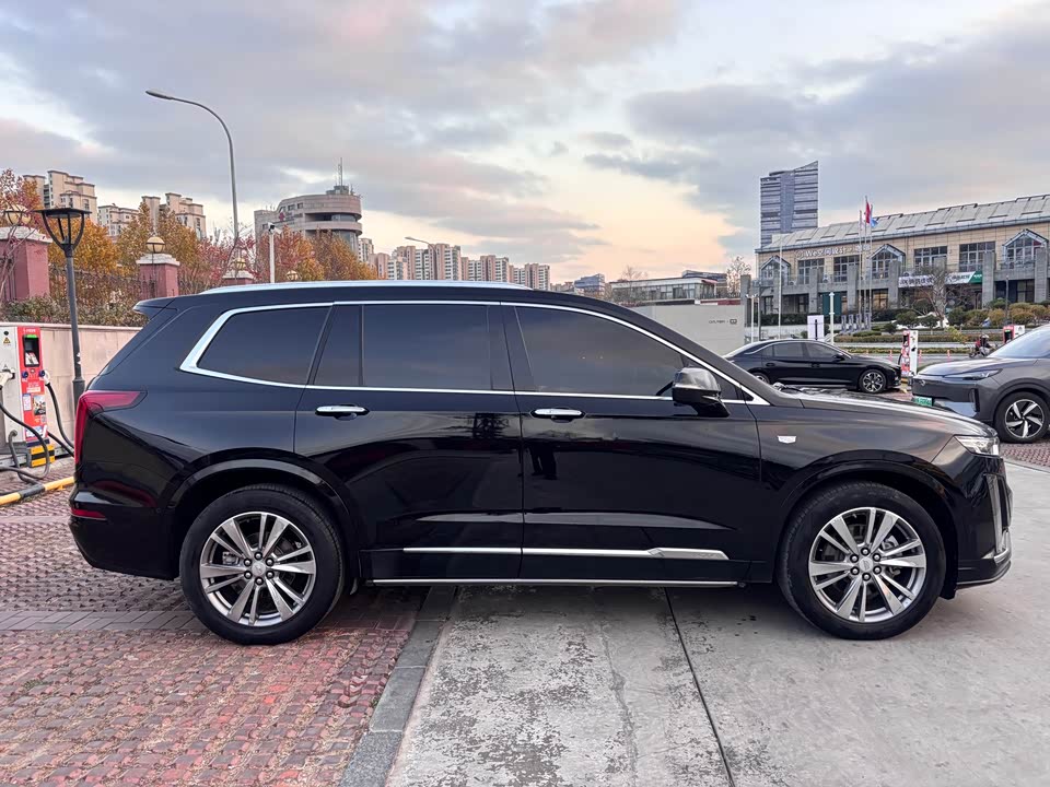 Cadillac XT6
