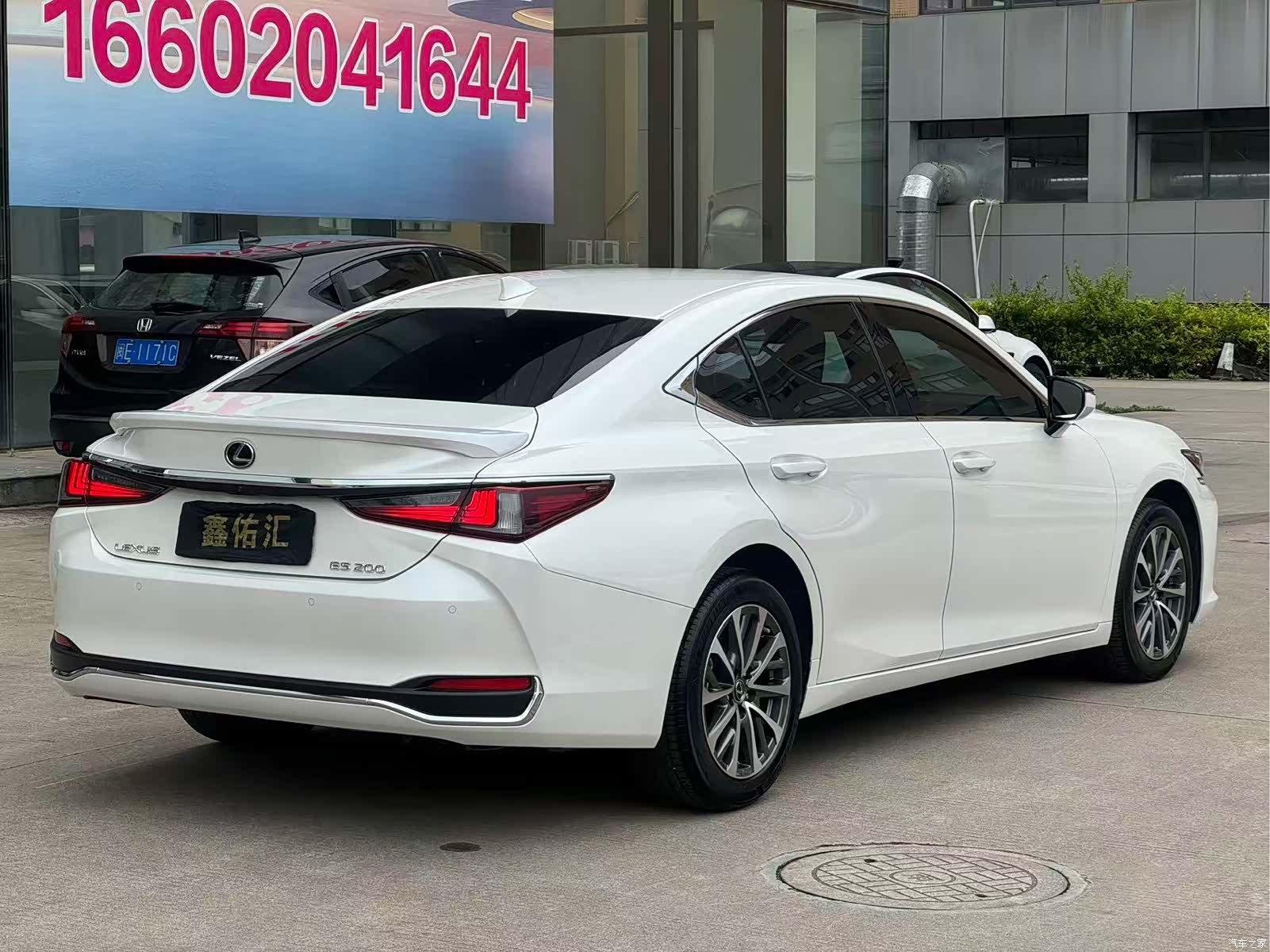 Lexus ES, 2024 8