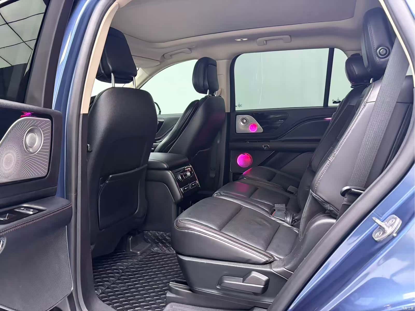 Lincoln Aviator, 2020 все фото