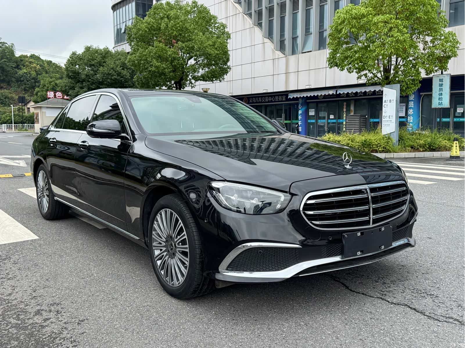 Mercedes-Benz E-Class, 2023 1