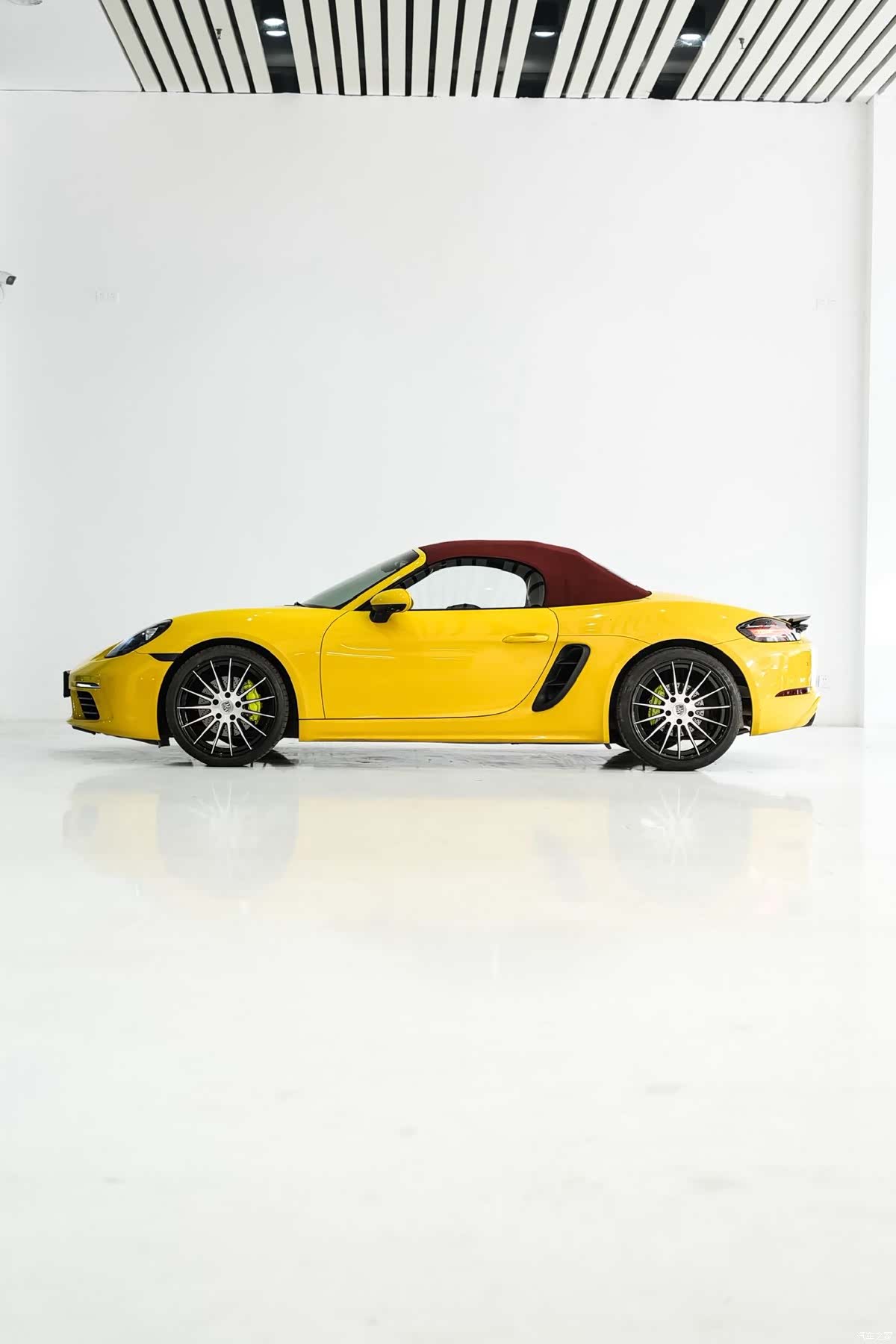 Porsche Boxster, 2019 все фото