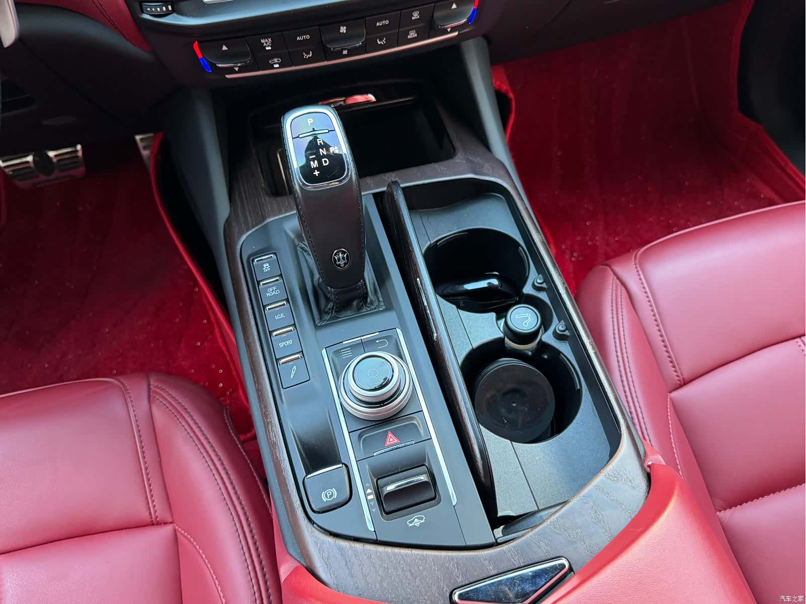 Maserati Levante, 2022 15
