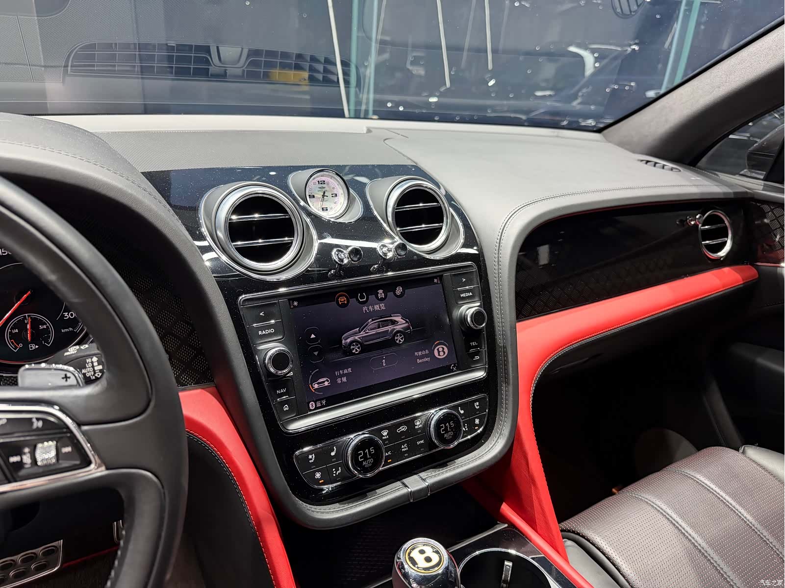 Bentley Bentayga, 2020 7