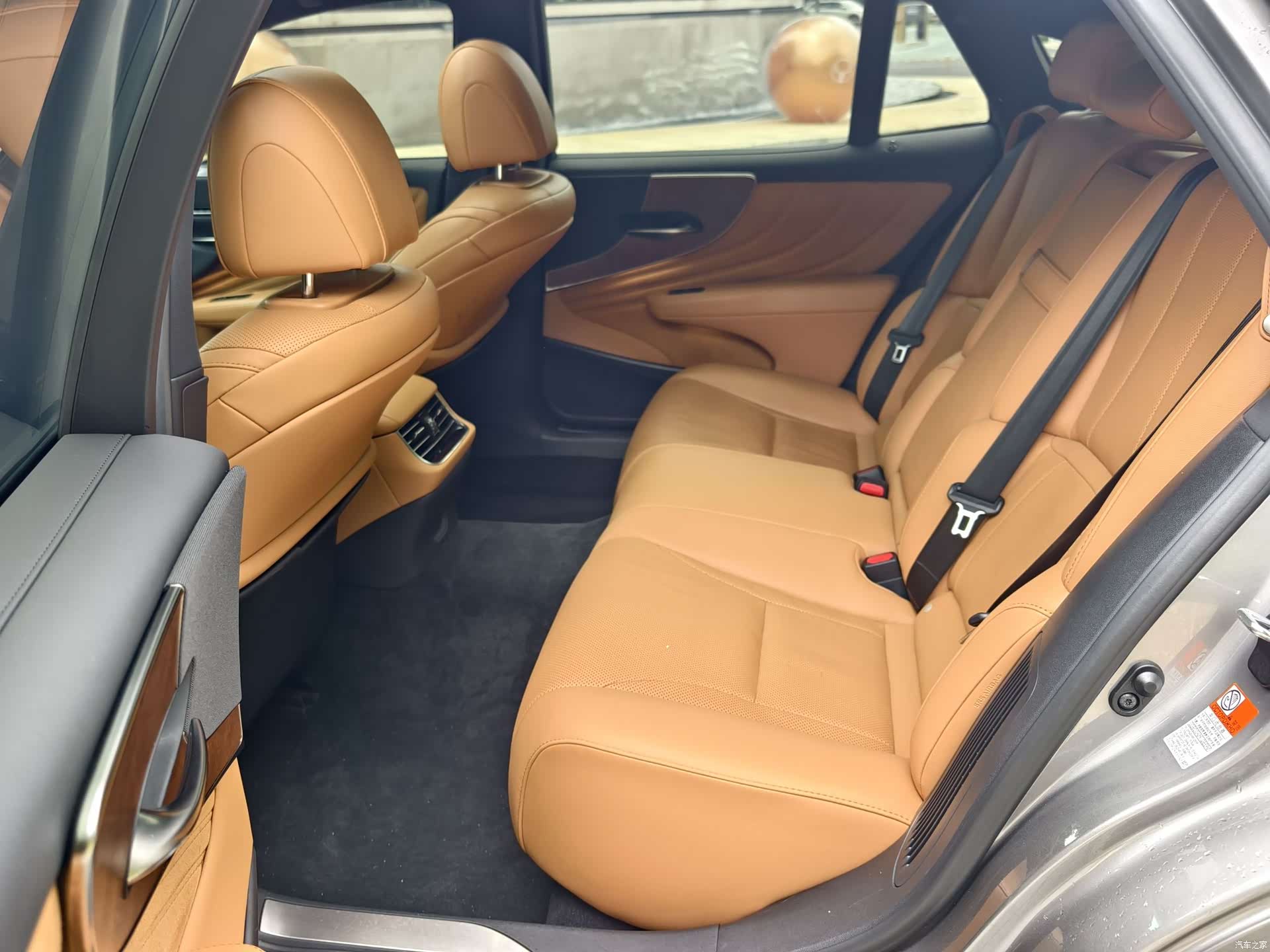 Lexus LS, 2022 6