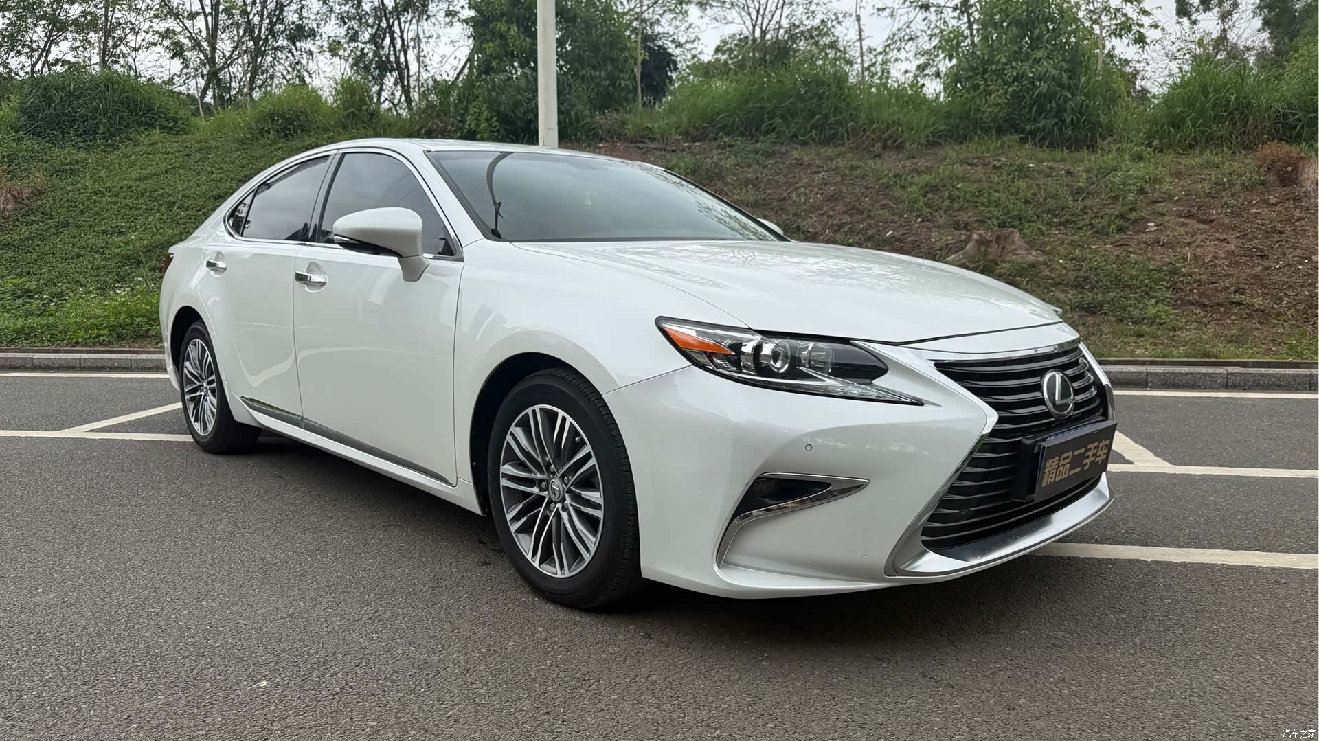 Lexus ES, 2017 3
