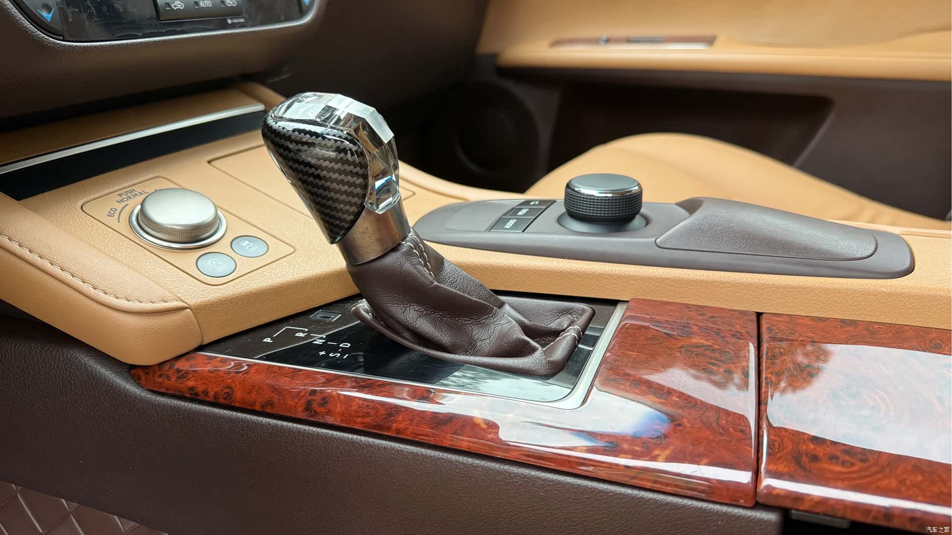 Lexus ES, 2017 10