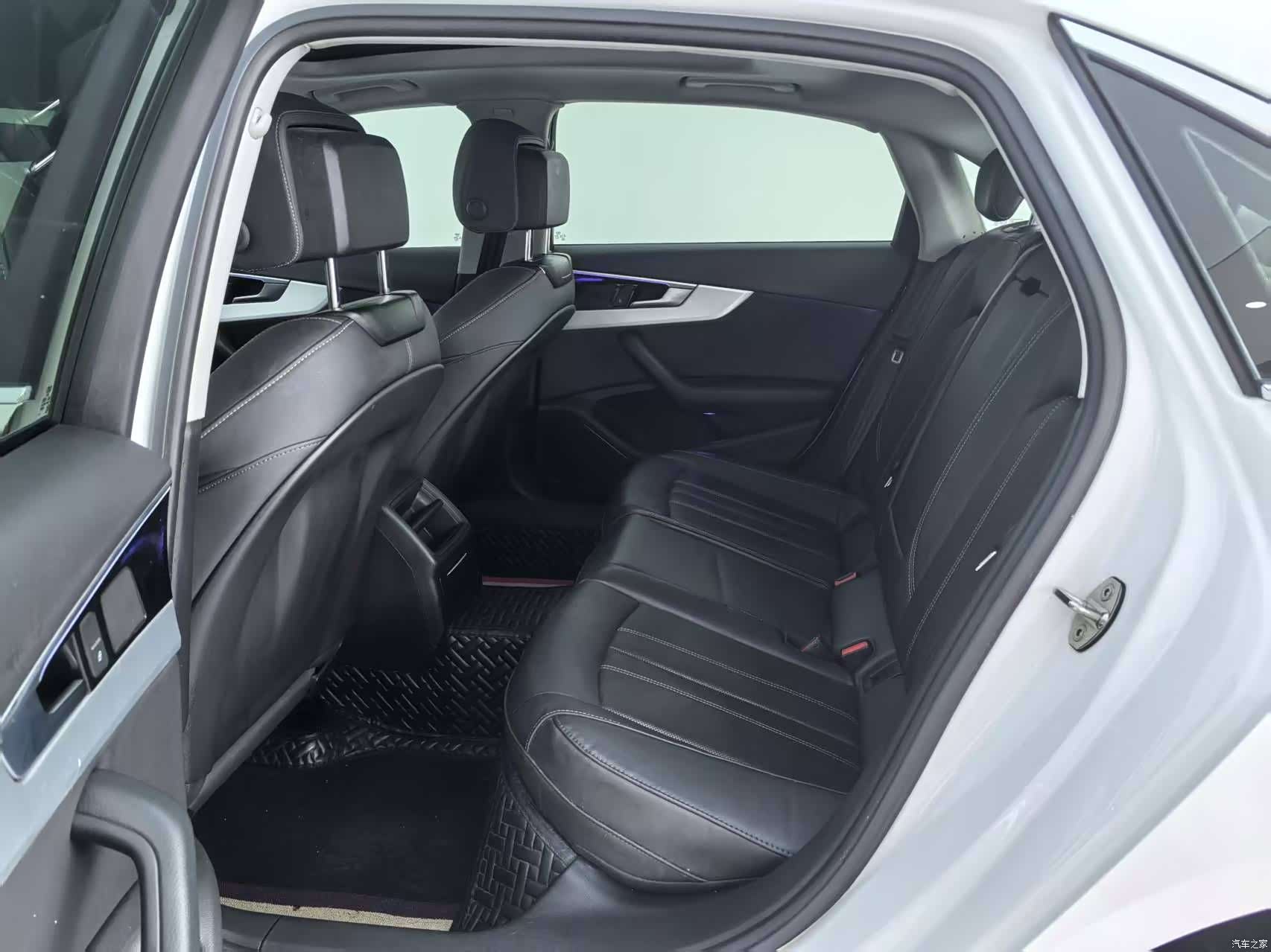 Audi A4L, 2022 8