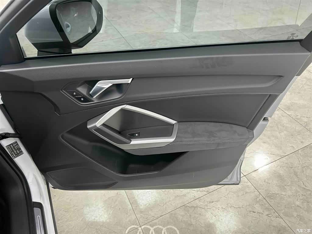Audi Q3, 2023 12