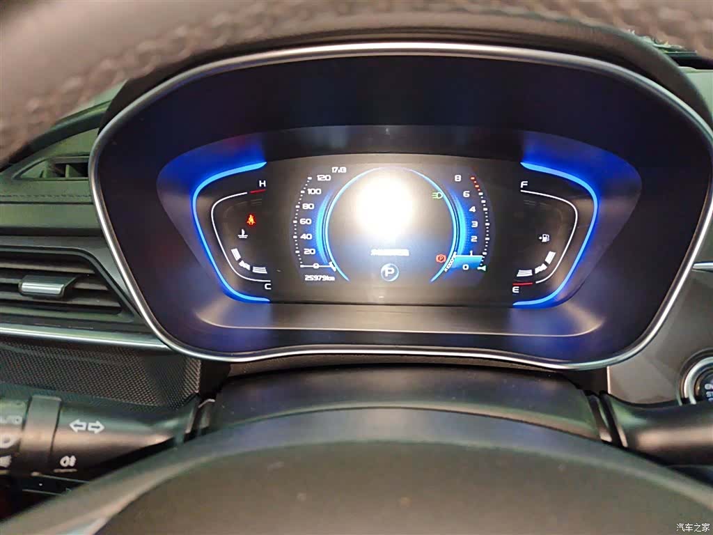 Geely Binray, 2022 12