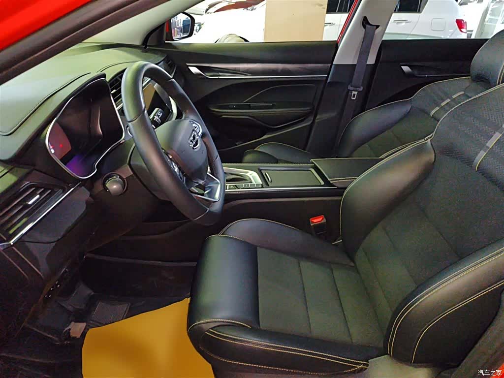 Geely Binray, 2022 15