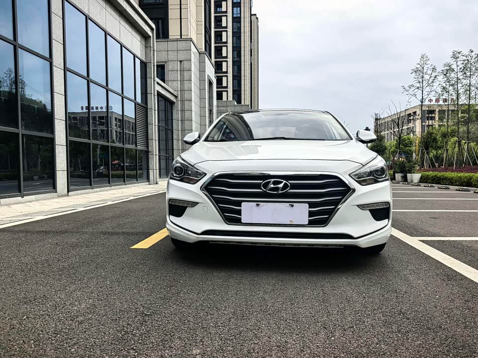 Hyundai Name picture