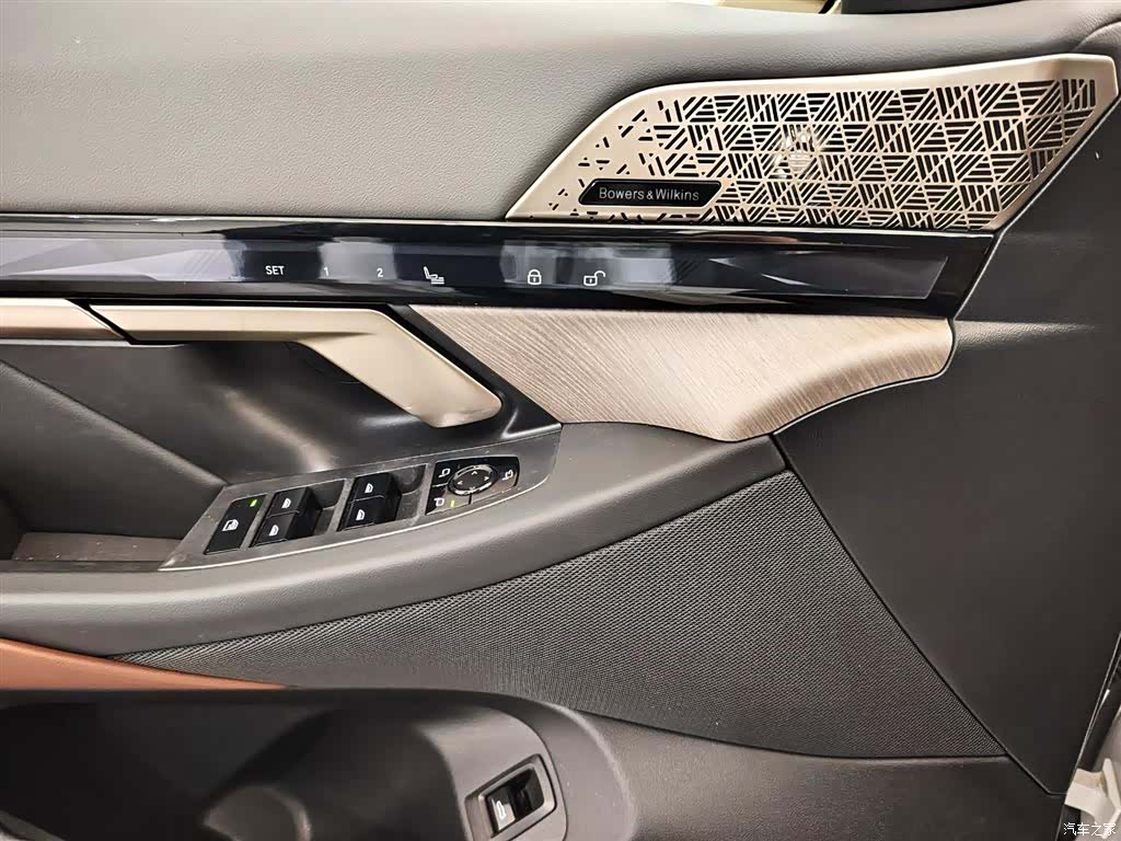 BMW 5 Series, 1900 14
