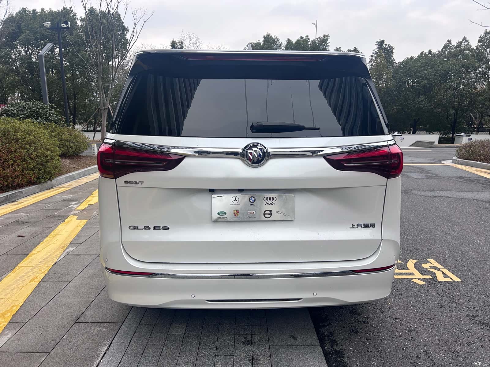 Buick GL8, 2021 3