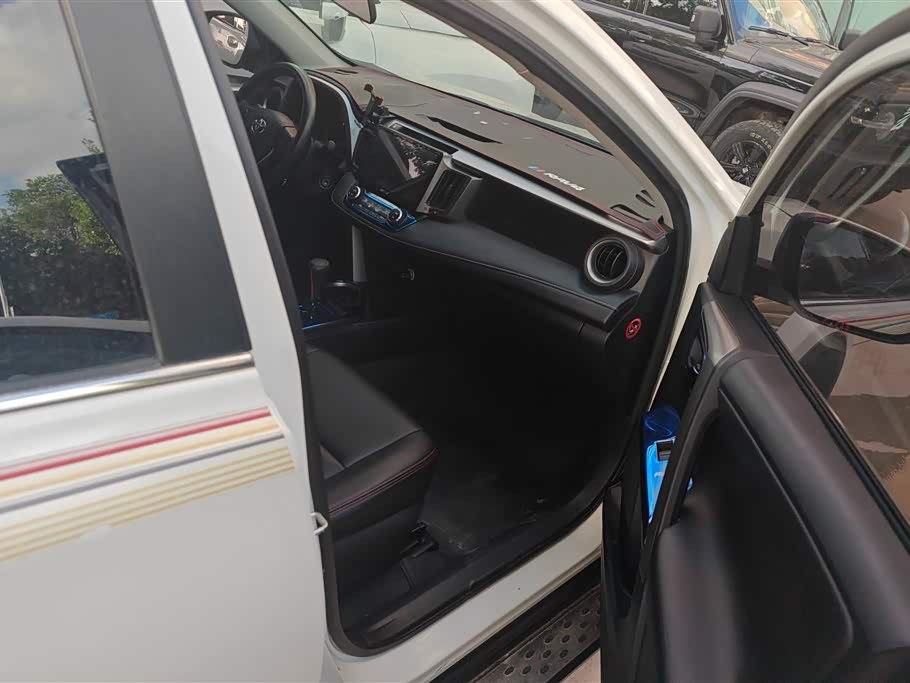 Toyota RAV4 Rongfang