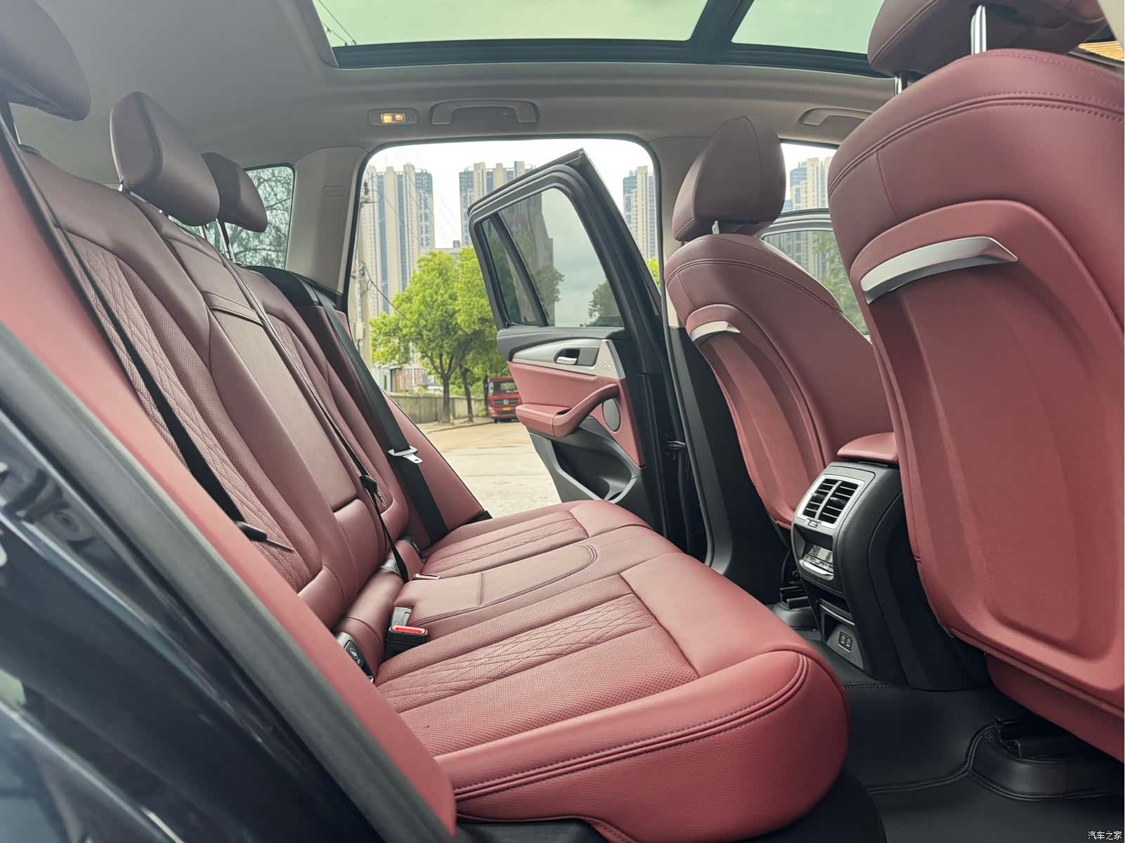 BMW iX3, 2022 13
