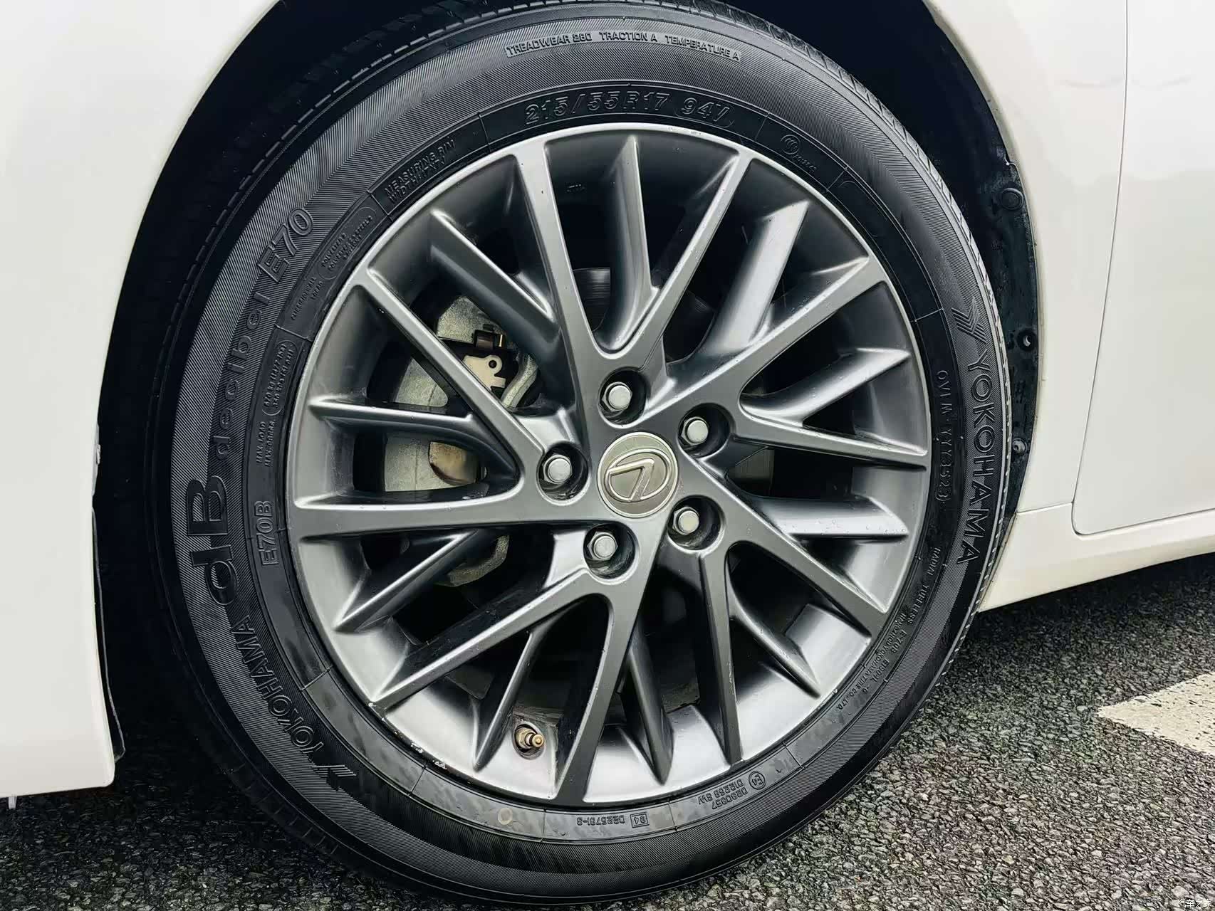 Lexus ES, 2018 16