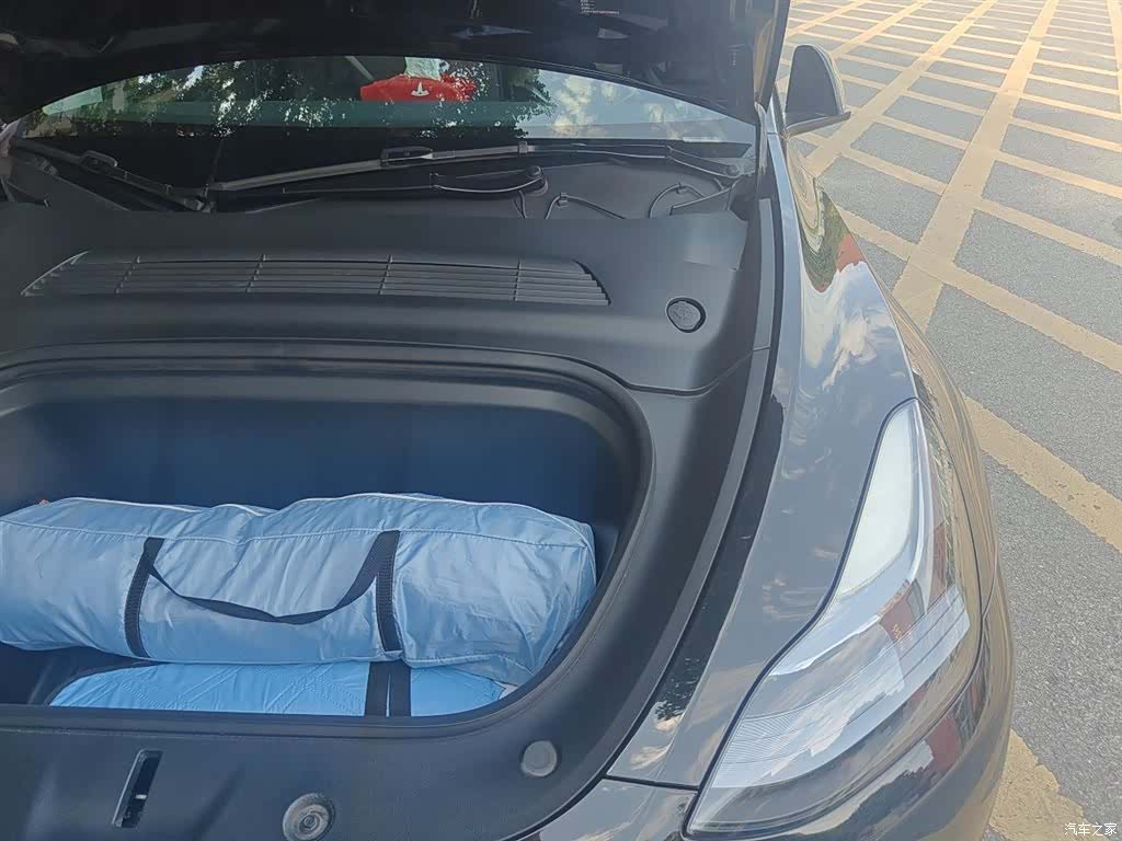 Tesla Model Y, 2023 23