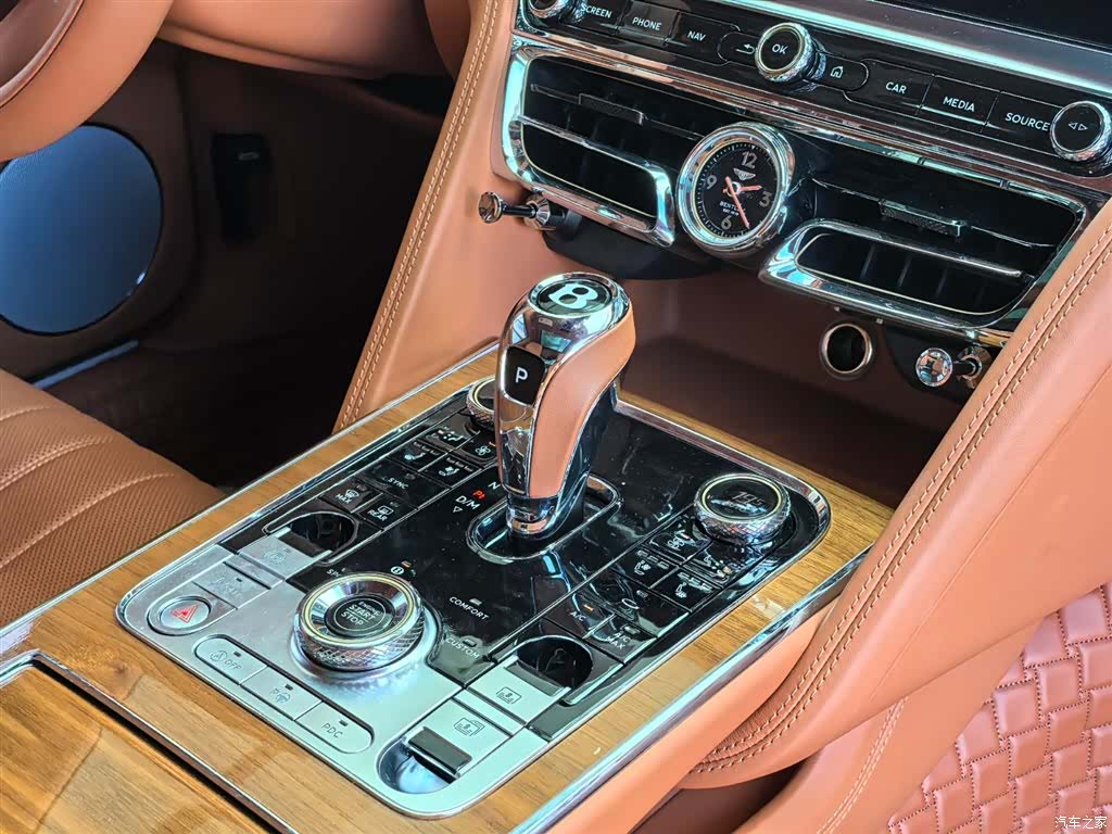 Bentley Flying Spur, 2022 16