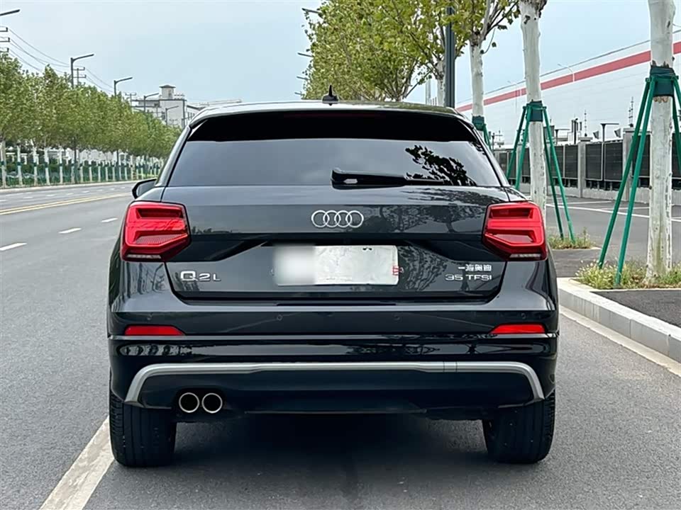 Audi Q2L