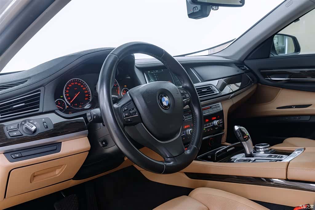 BMW 7 Series, 2013 9