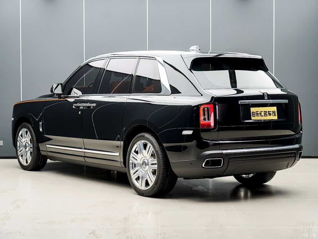 Rolls-Royce Cullinan, 2022 все фото