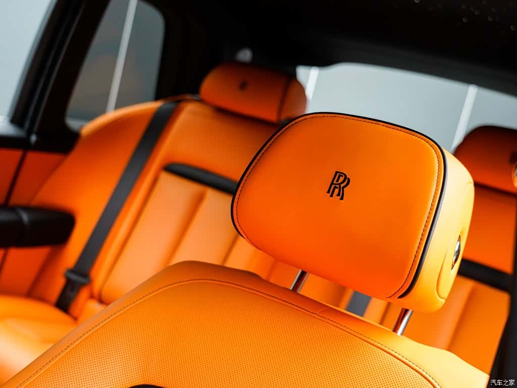 Rolls-Royce Cullinan, 2022 15