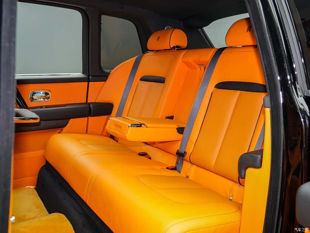 Rolls-Royce Cullinan, 2022 12