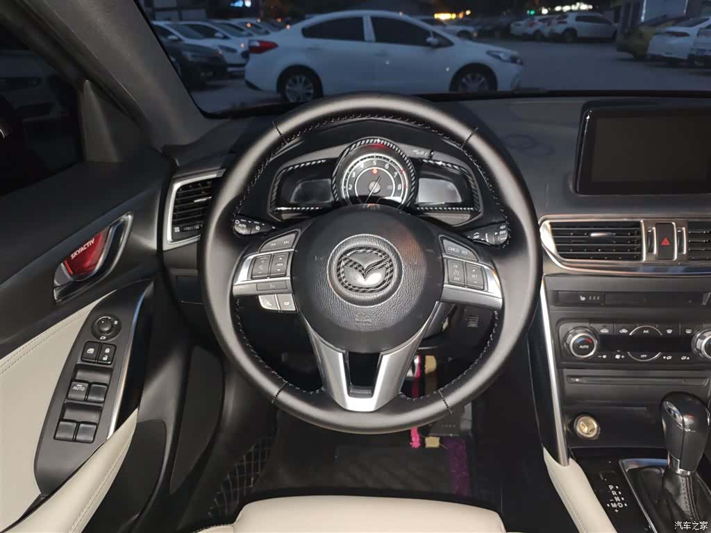 Mazda CX-4, 2017 11