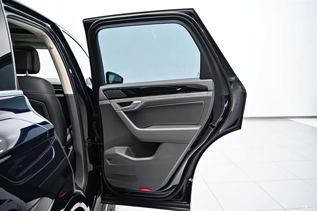 Volkswagen Touareg, 2021 21
