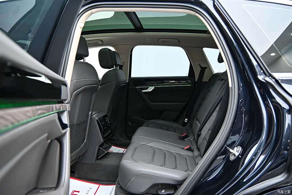 Volkswagen Touareg, 2021 12