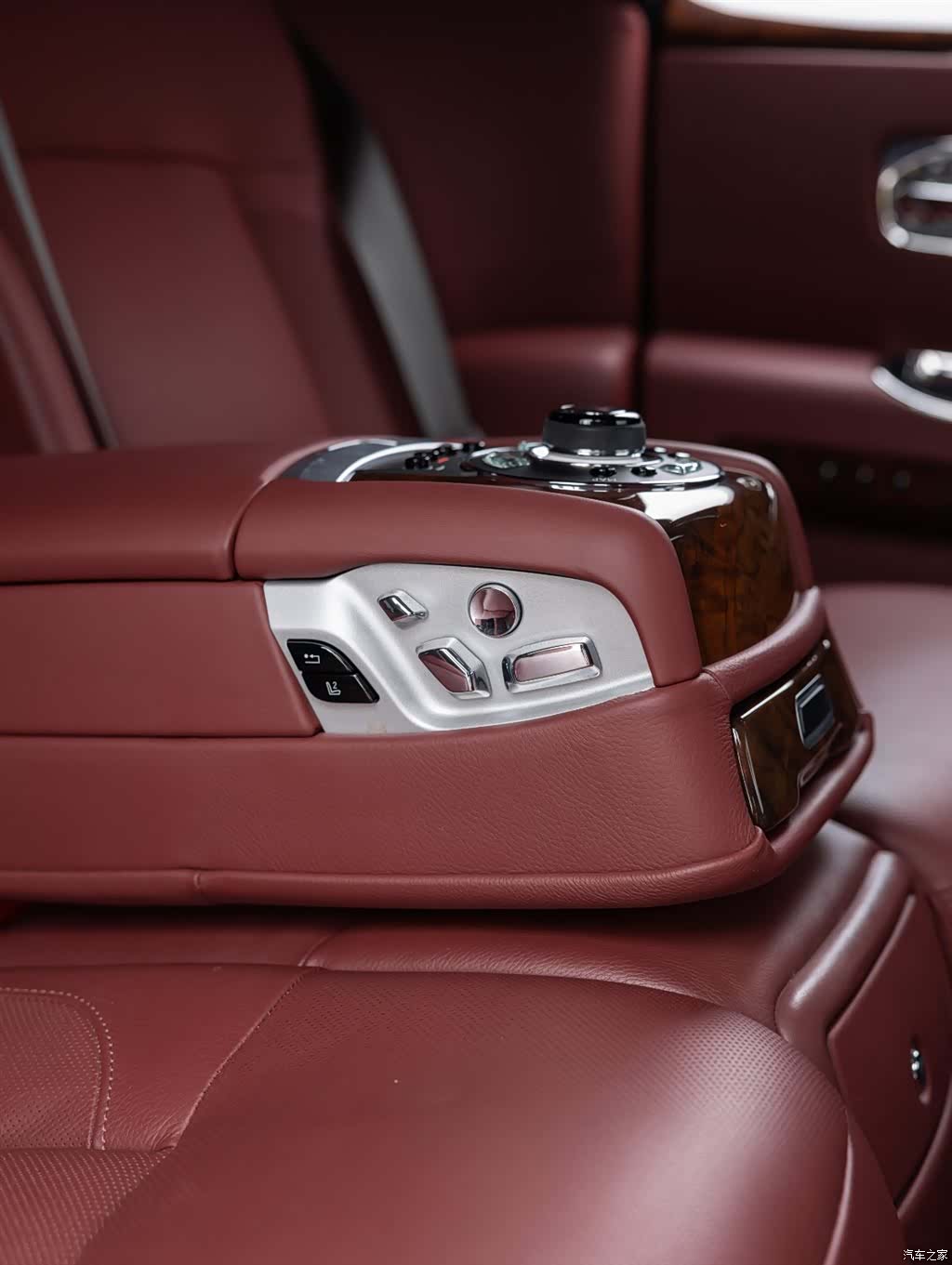 Rolls-Royce Ghost, 2013 24