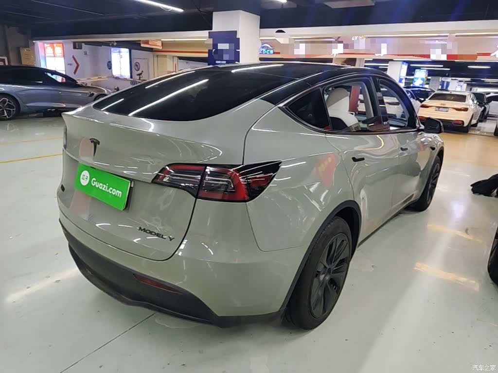 Tesla Model Y, 2024 7
