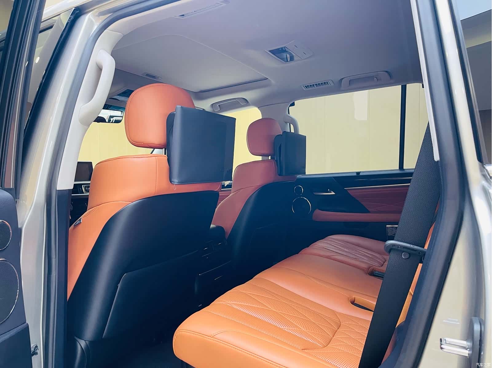 Lexus LX, 2020 13