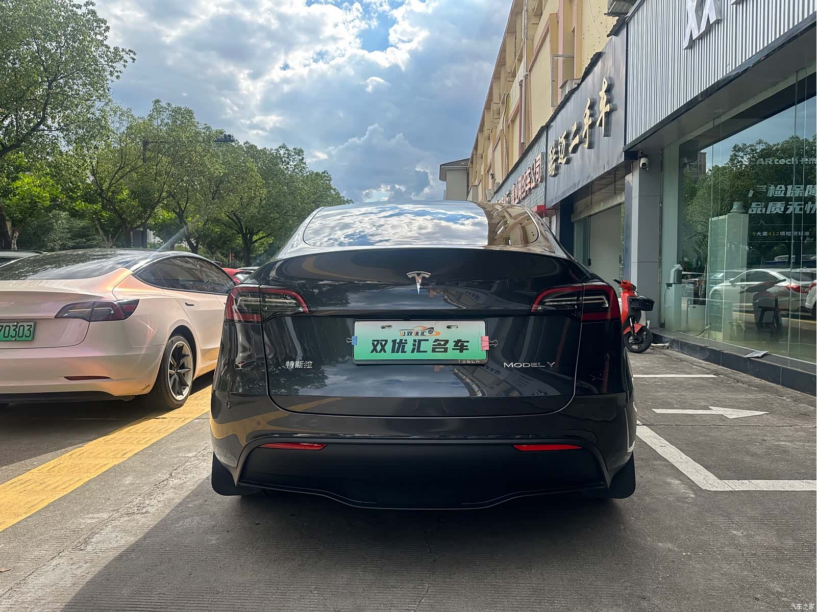 Tesla Model Y, 2024 8