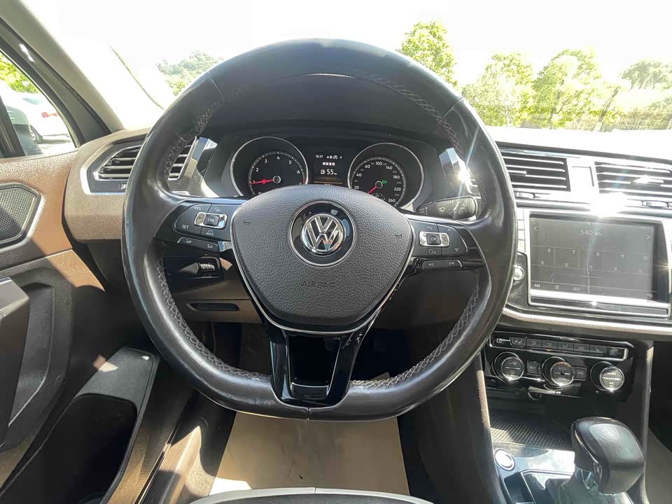 Volkswagen Tiguan L