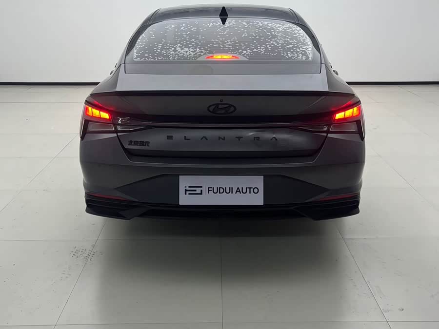 Hyundai Elantra 2023, фото 3