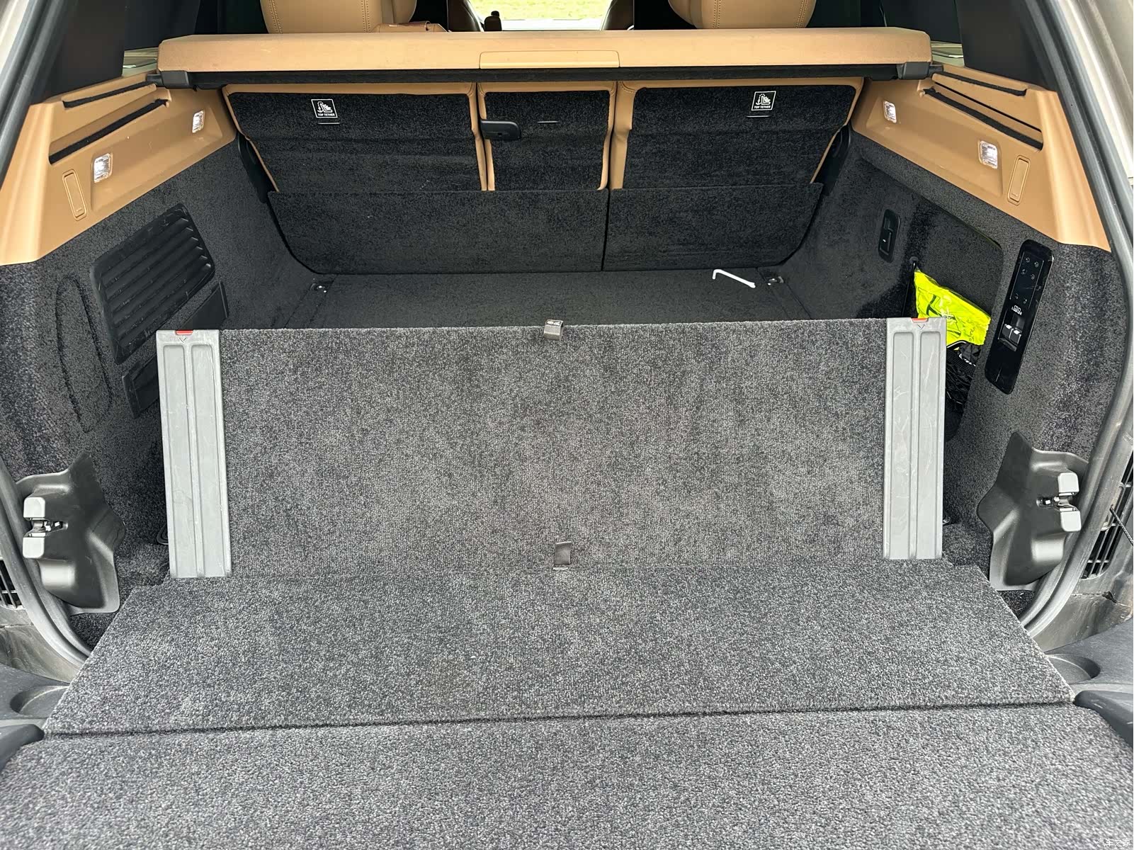 Land Rover Range Rover, 2023 24