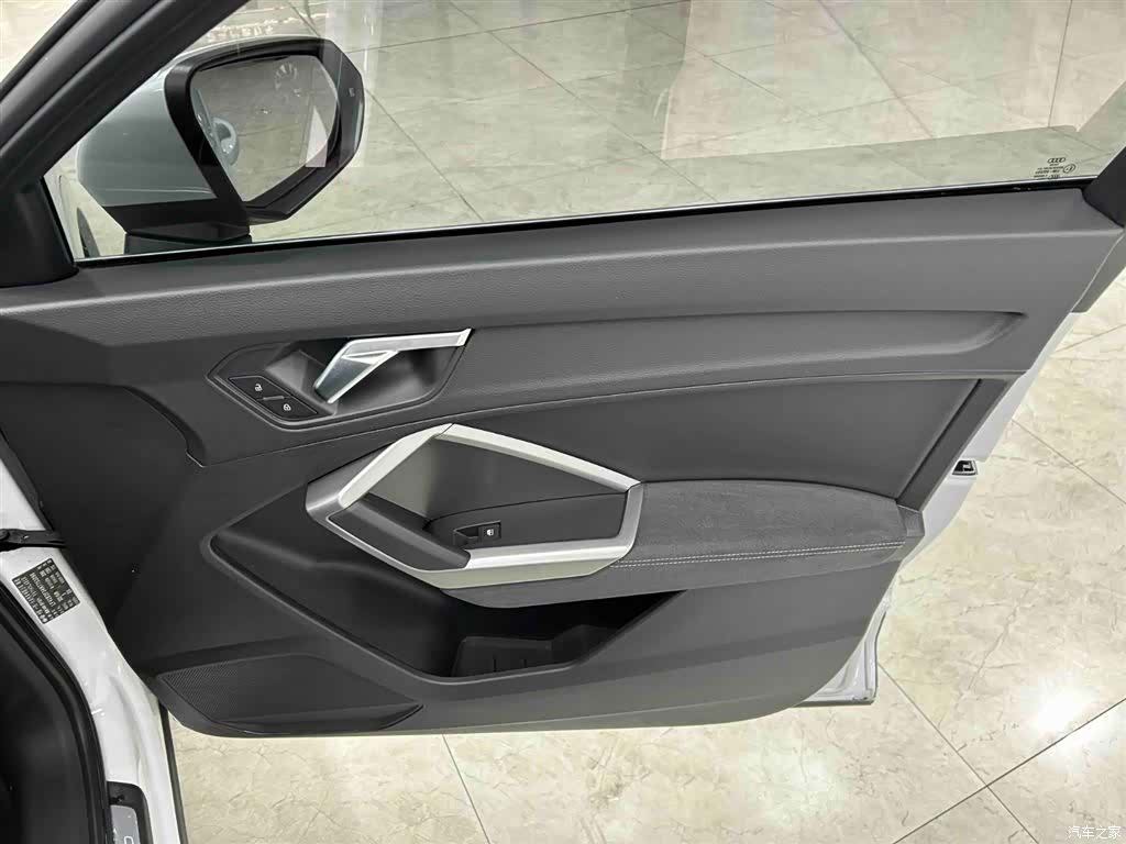 Audi Q3, 2022 12