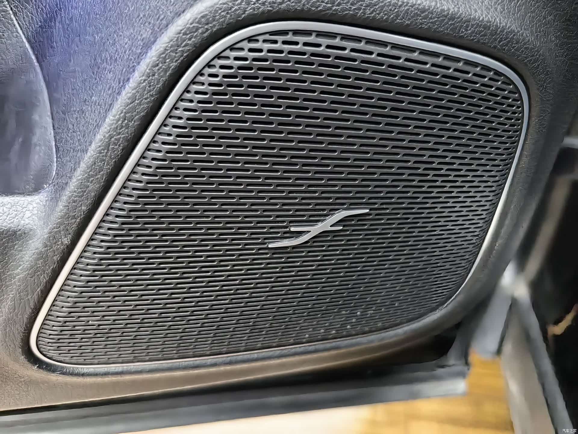 Mercedes-Benz EQB, 2022 9