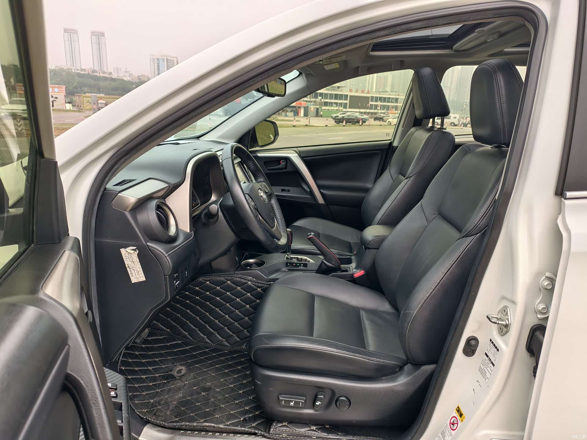 Toyota RAV4, 2015 12