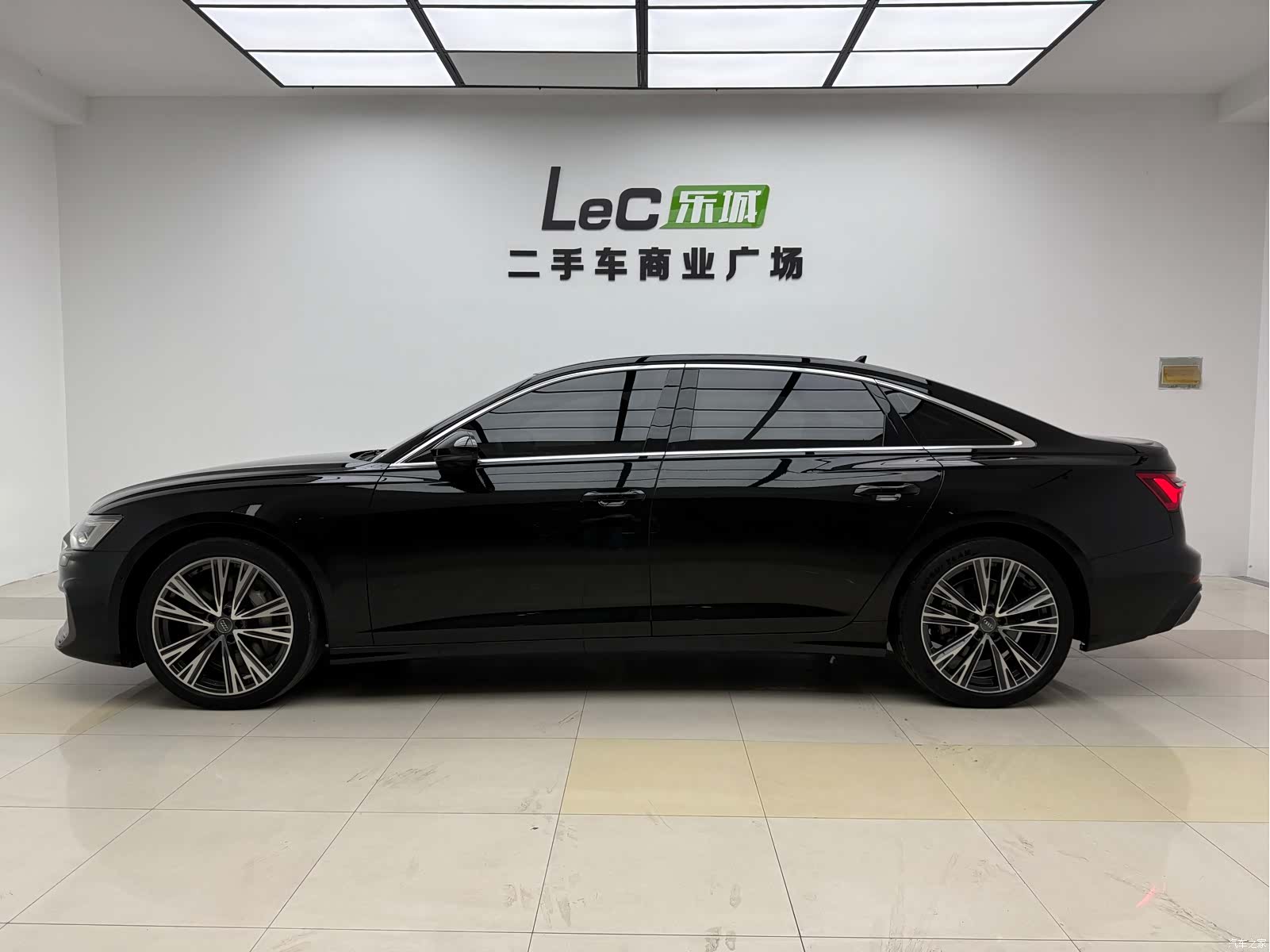 Audi A6L, 2021 3