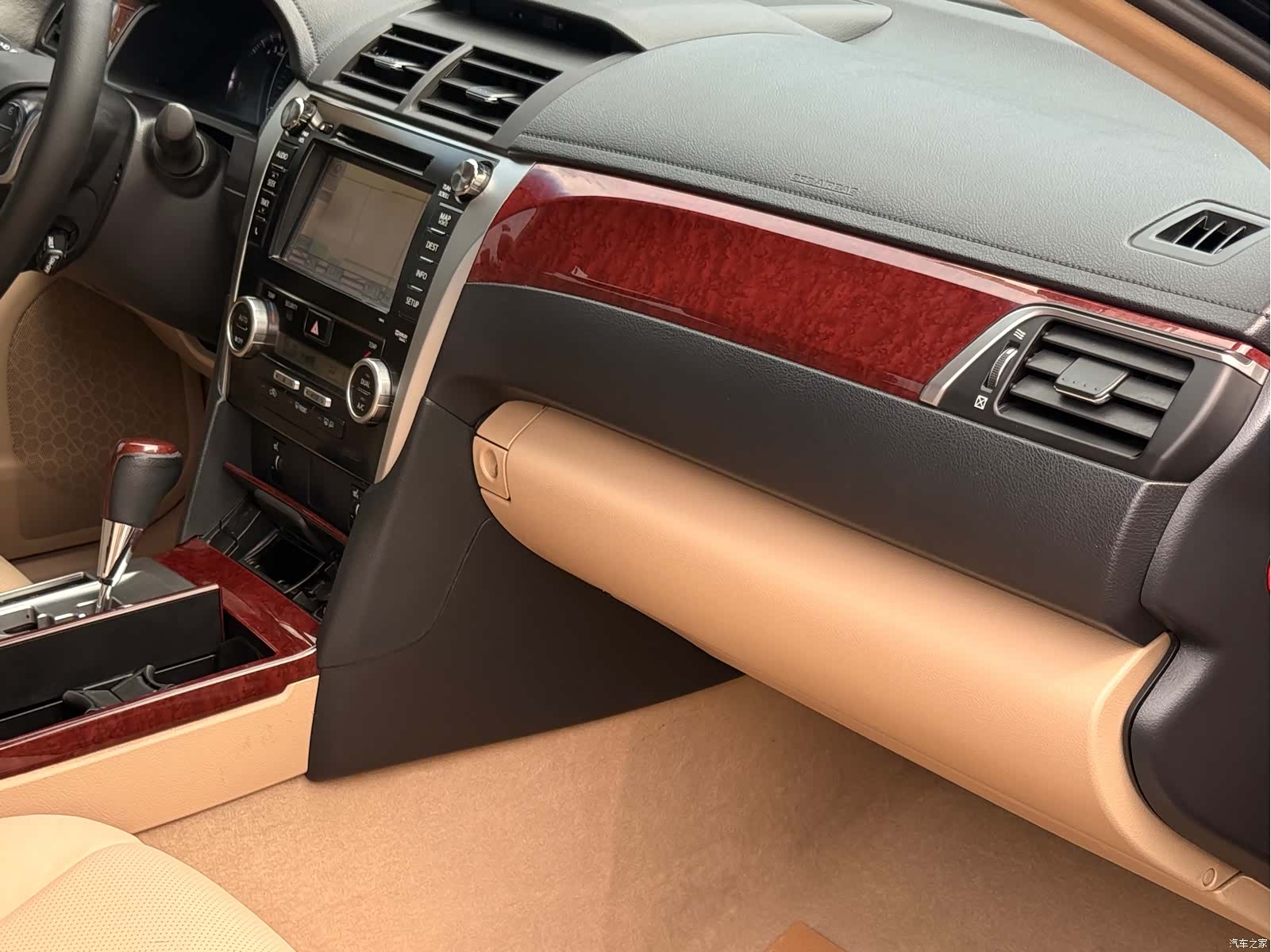 Toyota Camry, 2012 18