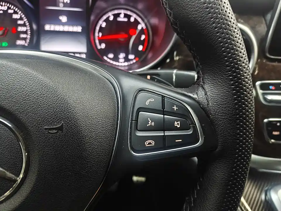 Mercedes-Benz V-class