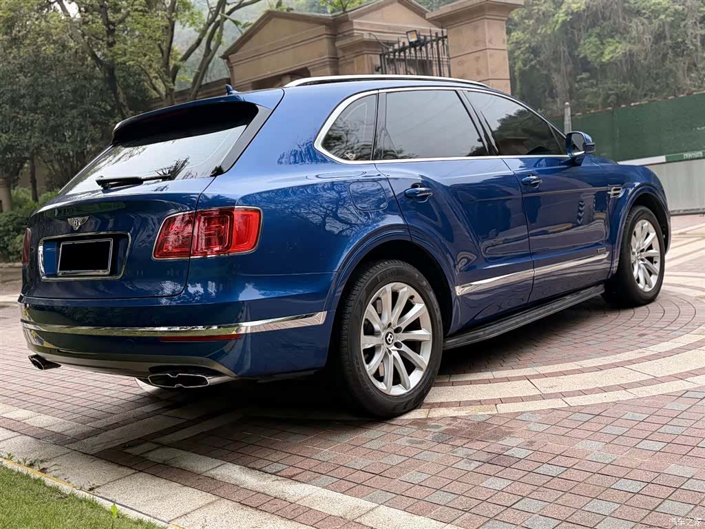 Bentley Bentayga, 2017 все фото