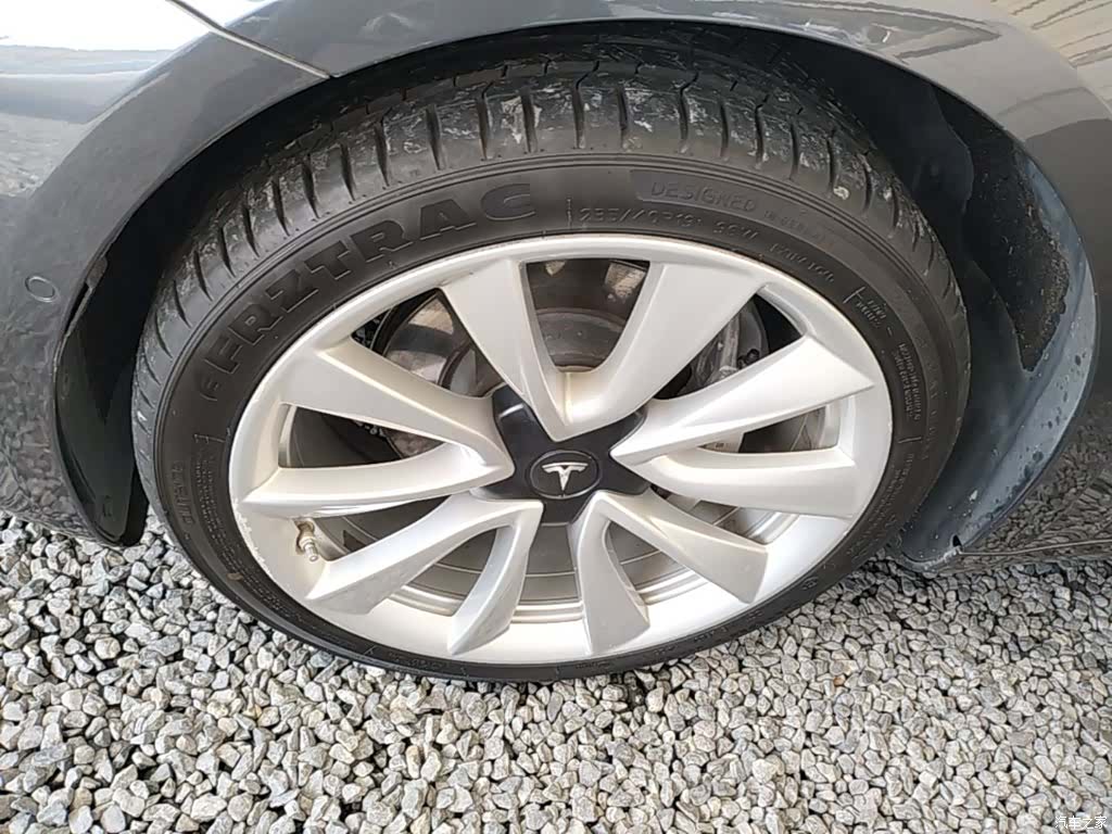 Tesla Model 3, 2020 23