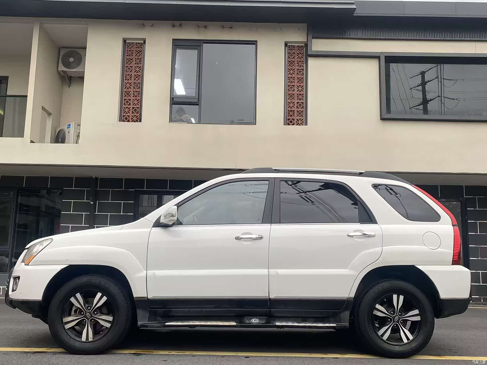 Kia GLS, 2011 7